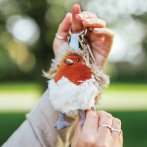 Wrendale Designs Anhänger Rotkehlchen Adele Robin im Wald | Kuscheltier.Boutique