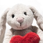 Steiff Friends Kuscheltier Hase Hoppie Love mit Herz, Gesicht in Nahaufnahme