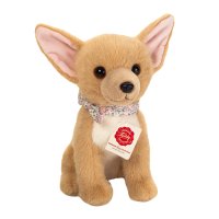 Hermann TEDDY Kuscheltier Hund Chihuahua ist aus hellbraunem Plüsch gefertigt und trägt ein buntes Halstuch