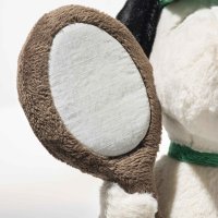 Steiff Peanuts Kuscheltier Hund Snoopy, Tennisschläger in Nahaufnahme